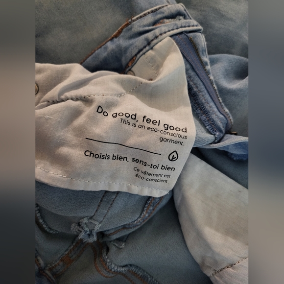 BlankNYC Jeans - Picture 3 of 4